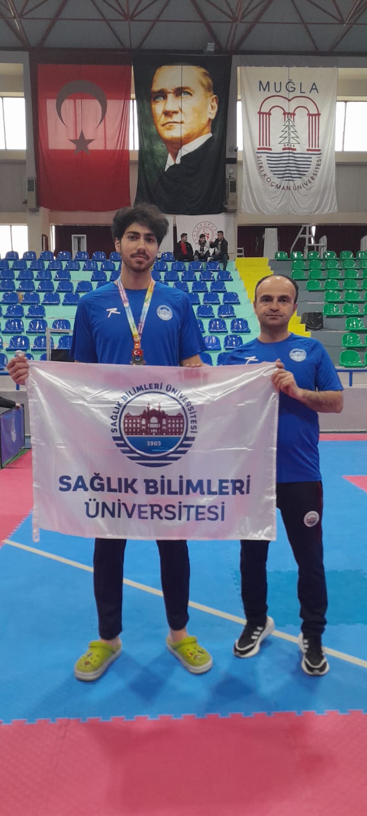 Öğrencimiz Ömer Faruk KARATAS
87 kiloda Türkiye üçüncüsü oldu.